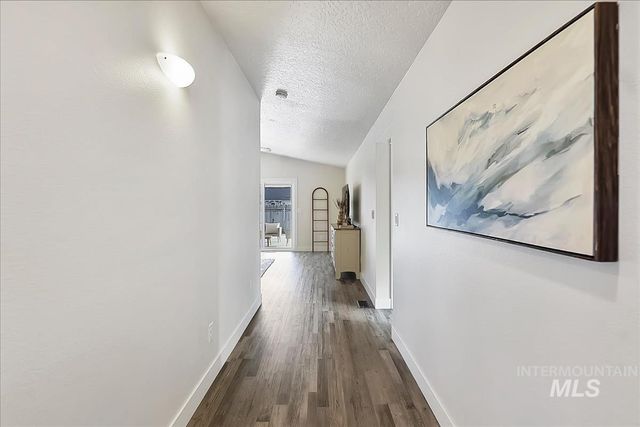 1211 W Hawaii Ave, Nampa, ID 83686