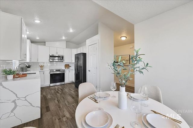 1211 W Hawaii Ave, Nampa, ID 83686