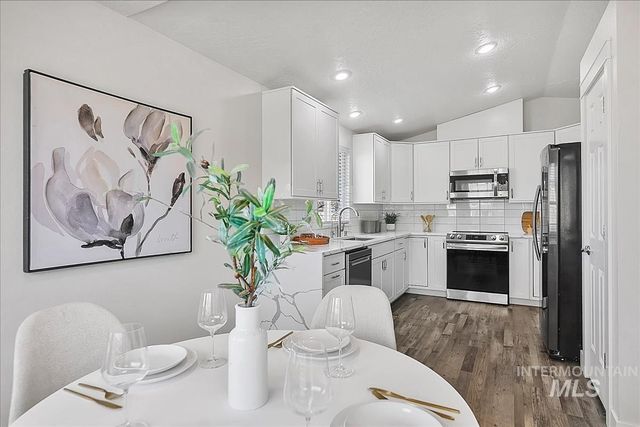 1211 W Hawaii Ave, Nampa, ID 83686