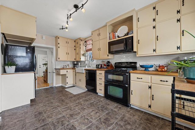 4924 N Larkin STREET, Whitefish Bay, WI 53217