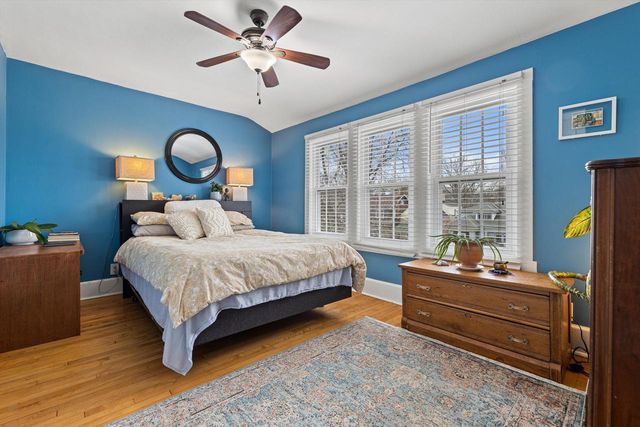 4924 N Larkin STREET, Whitefish Bay, WI 53217