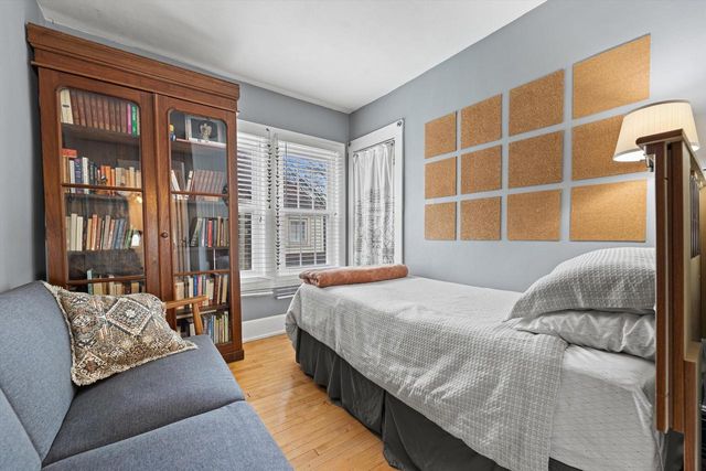 4924 N Larkin STREET, Whitefish Bay, WI 53217