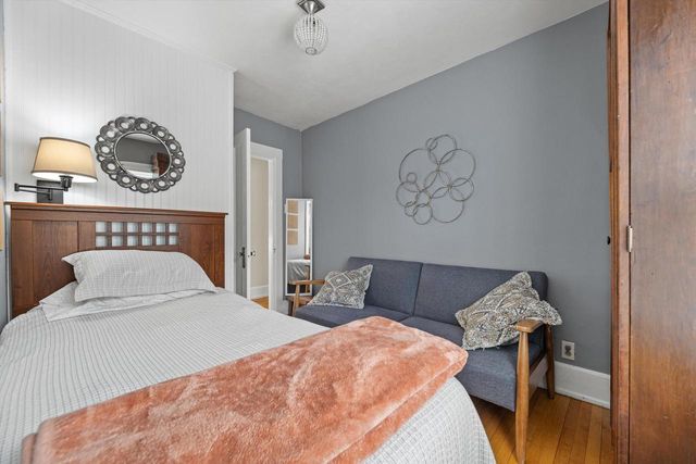 4924 N Larkin STREET, Whitefish Bay, WI 53217