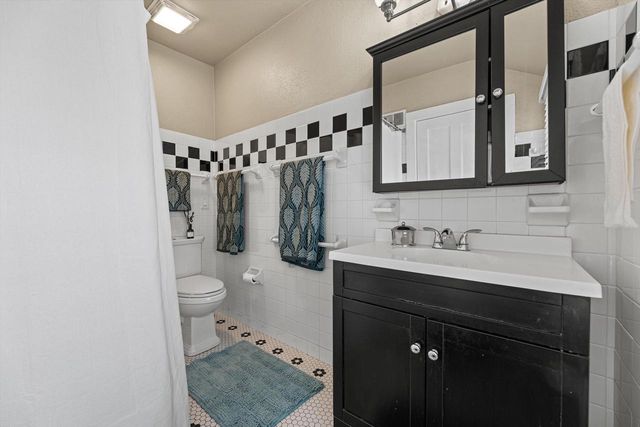 4924 N Larkin STREET, Whitefish Bay, WI 53217