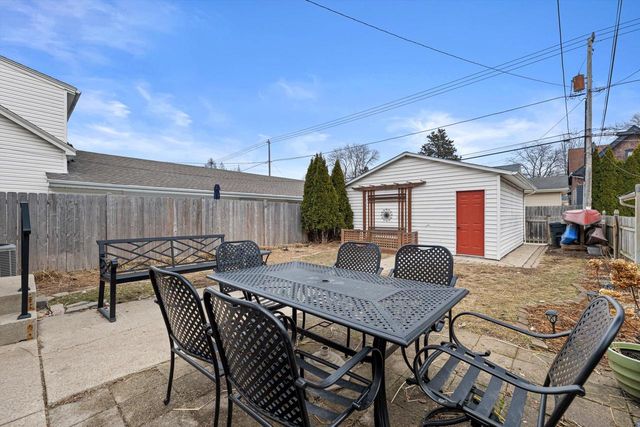 4924 N Larkin STREET, Whitefish Bay, WI 53217