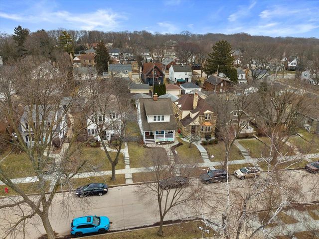 4924 N Larkin STREET, Whitefish Bay, WI 53217