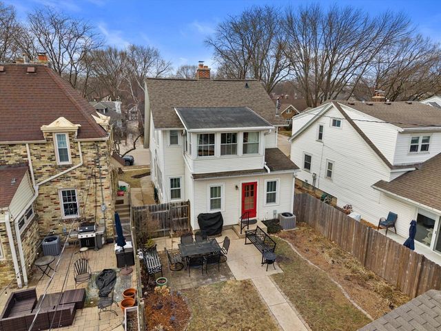 4924 N Larkin STREET, Whitefish Bay, WI 53217