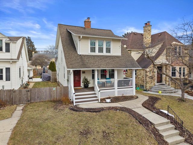 4924 N Larkin STREET, Whitefish Bay, WI 53217