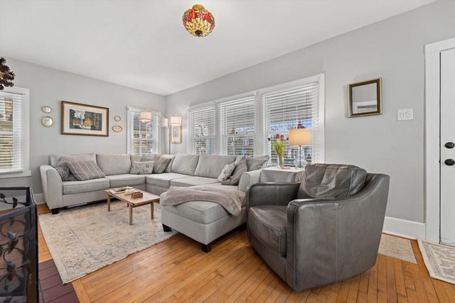 4924 N Larkin STREET, Whitefish Bay, WI 53217