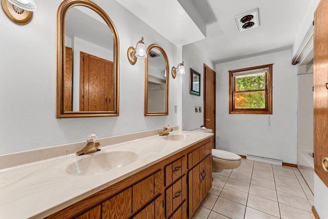 5025 LUXEMBURG ROAD, New Franken, WI 54229