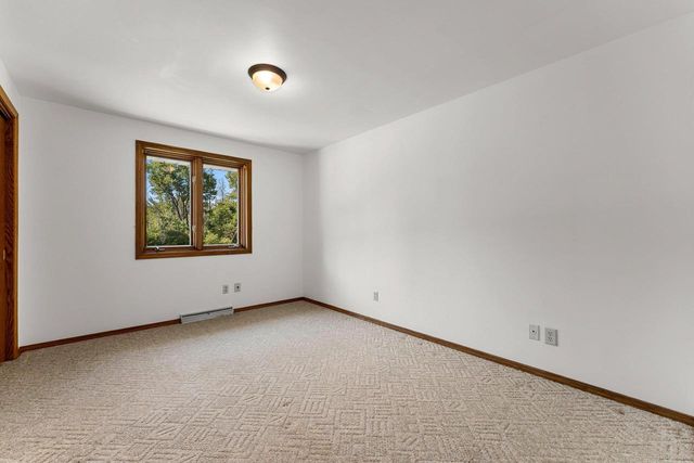 5025 LUXEMBURG ROAD, New Franken, WI 54229