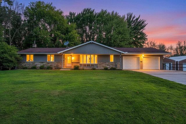 5025 LUXEMBURG ROAD, New Franken, WI 54229