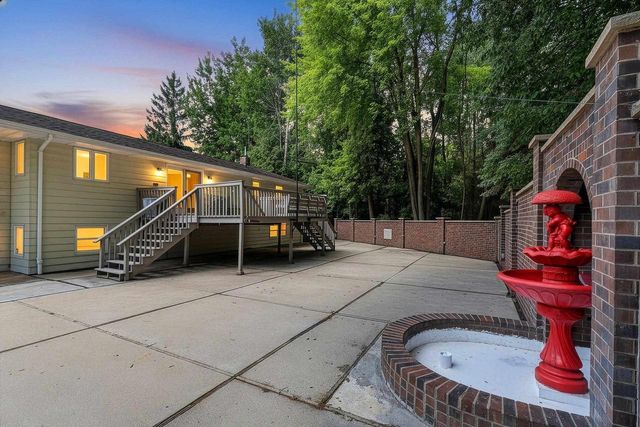 5025 LUXEMBURG ROAD, New Franken, WI 54229