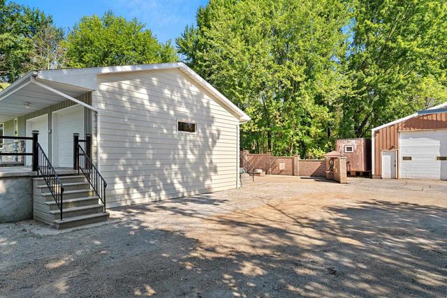 5025 LUXEMBURG ROAD, New Franken, WI 54229