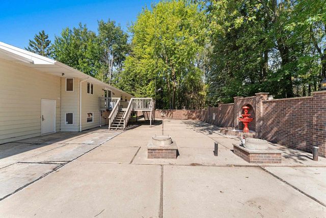 5025 LUXEMBURG ROAD, New Franken, WI 54229