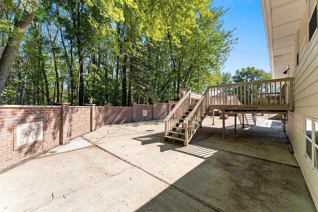 5025 LUXEMBURG ROAD, New Franken, WI 54229
