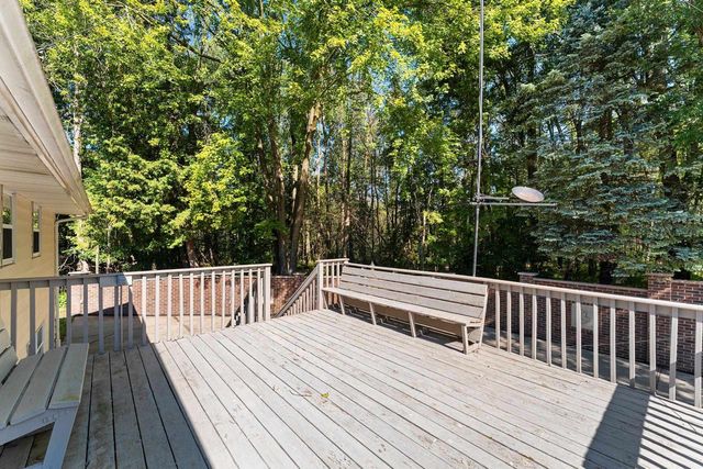 5025 LUXEMBURG ROAD, New Franken, WI 54229