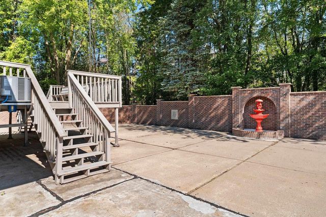 5025 LUXEMBURG ROAD, New Franken, WI 54229