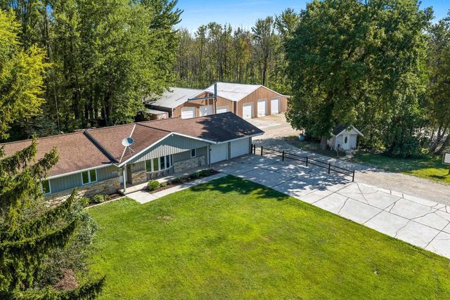 5025 LUXEMBURG ROAD, New Franken, WI 54229