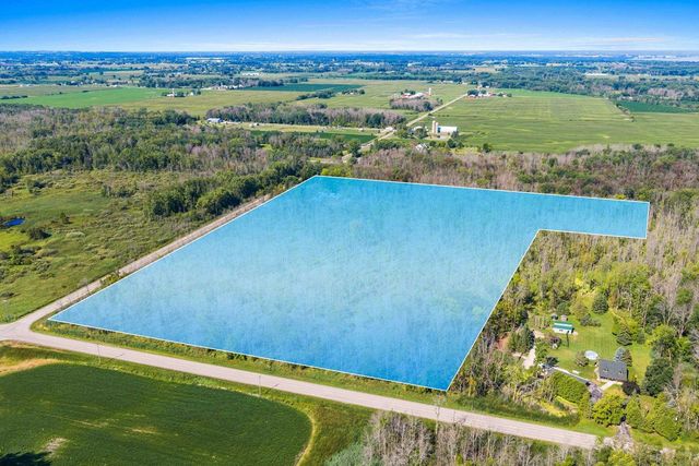 5025 LUXEMBURG ROAD, New Franken, WI 54229