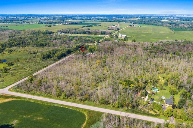 5025 LUXEMBURG ROAD, New Franken, WI 54229
