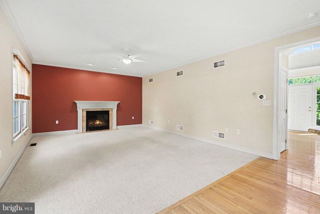 1 MARINA DR, Camp Hill, PA 17011