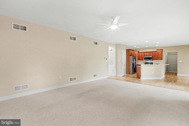 1 MARINA DR, Camp Hill, PA 17011
