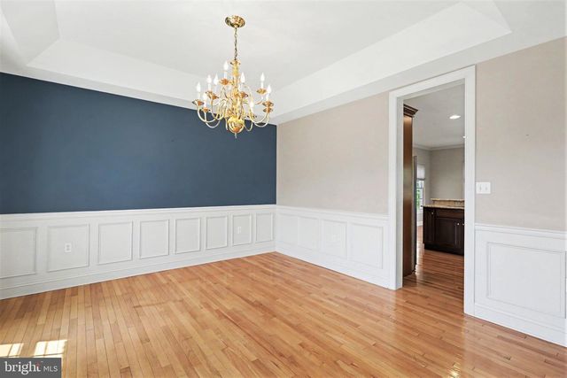 1 MARINA DR, Camp Hill, PA 17011