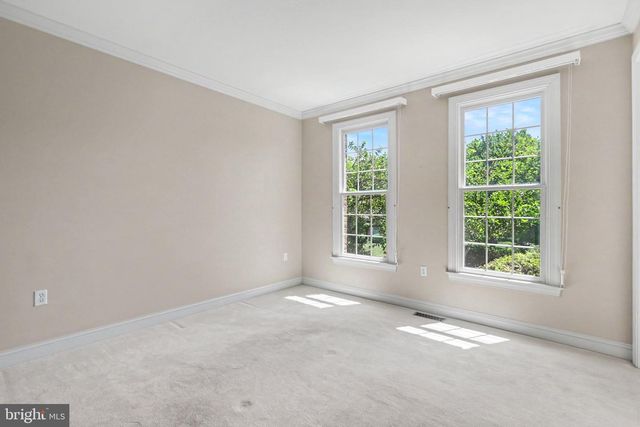 1 MARINA DR, Camp Hill, PA 17011