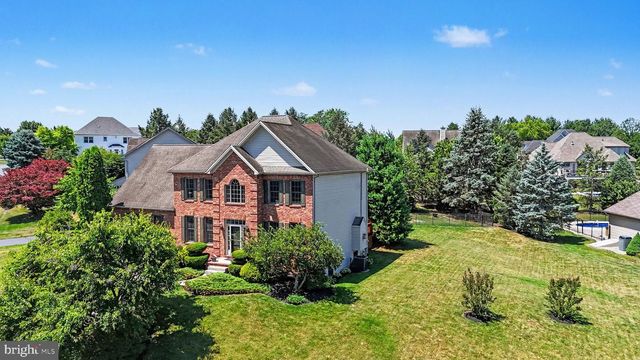 1 MARINA DR, Camp Hill, PA 17011