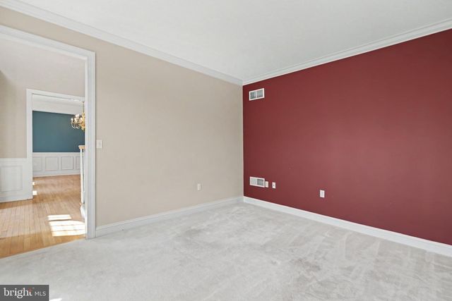 1 MARINA DR, Camp Hill, PA 17011