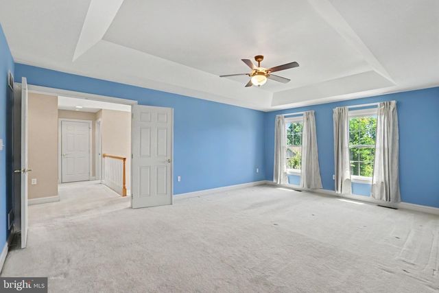 1 MARINA DR, Camp Hill, PA 17011