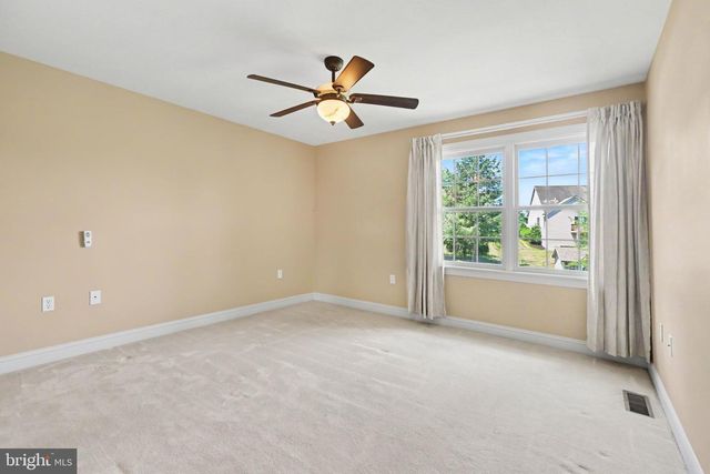 1 MARINA DR, Camp Hill, PA 17011