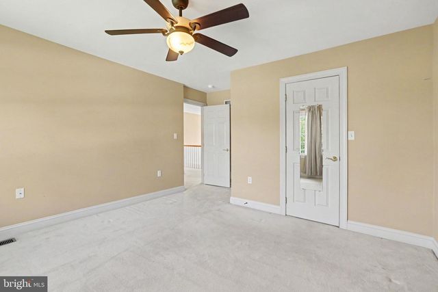 1 MARINA DR, Camp Hill, PA 17011