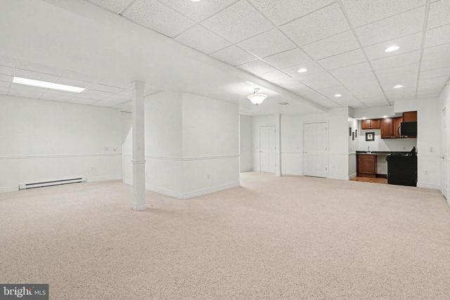 1 MARINA DR, Camp Hill, PA 17011