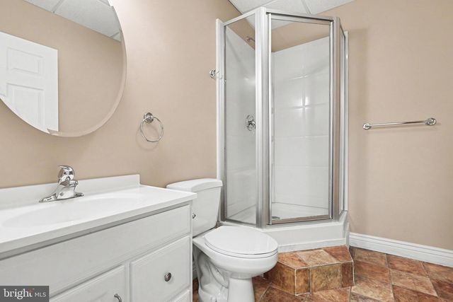 1 MARINA DR, Camp Hill, PA 17011
