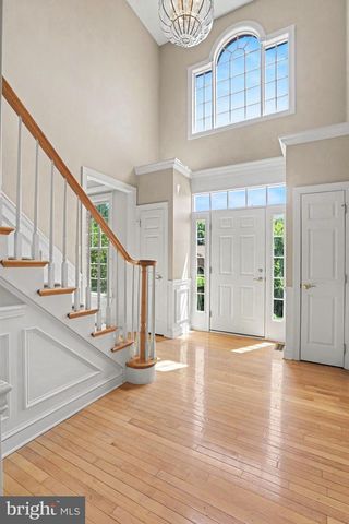 1 MARINA DR, Camp Hill, PA 17011