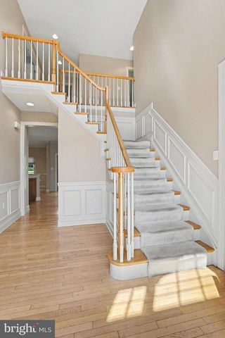 1 MARINA DR, Camp Hill, PA 17011
