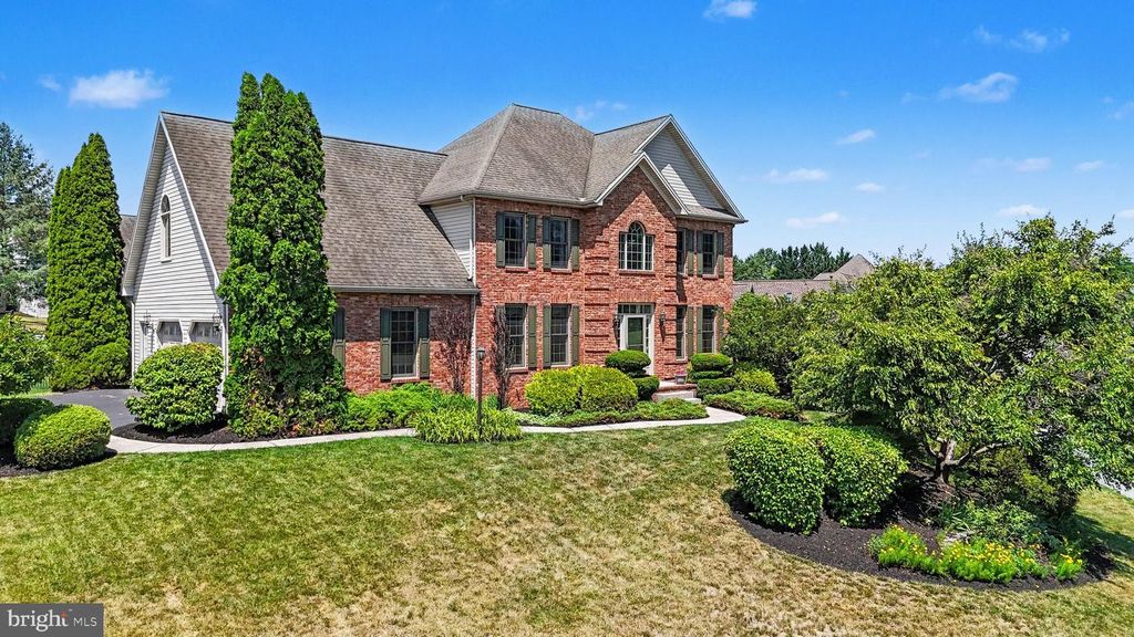 1 MARINA DR, Camp Hill, PA 17011
