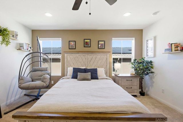 517 Pinedale St, Vista, CA 92081