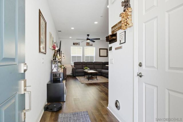 517 Pinedale St, Vista, CA 92081