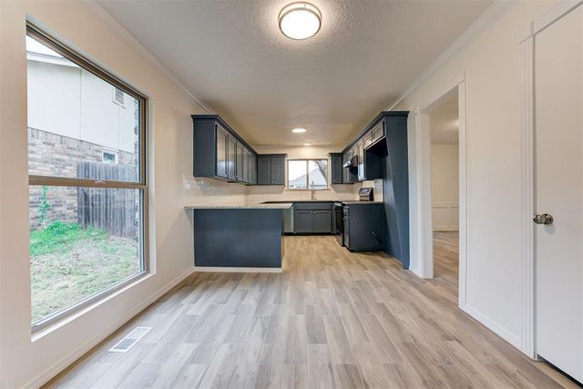 2712 Clover Glen Drive, Edmond, OK 73013
