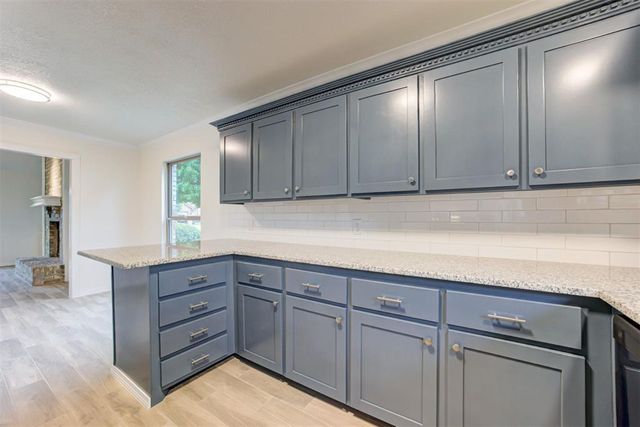 2712 Clover Glen Drive, Edmond, OK 73013
