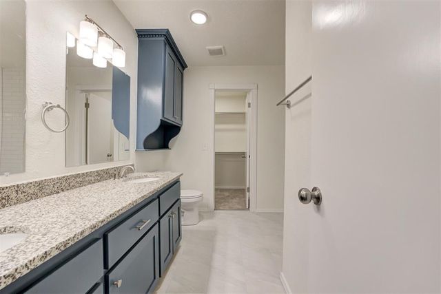 2712 Clover Glen Drive, Edmond, OK 73013