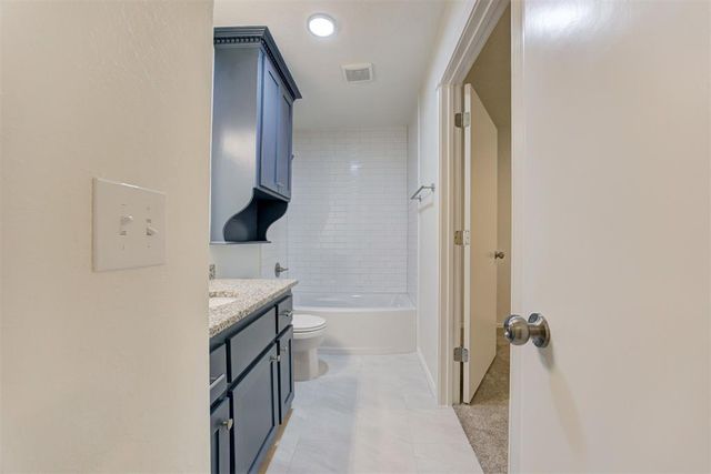 2712 Clover Glen Drive, Edmond, OK 73013