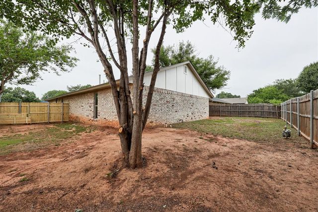 2712 Clover Glen Drive, Edmond, OK 73013