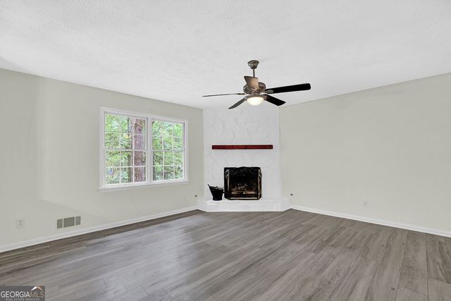 131 Little Brook Drive, Woodstock, GA 30188