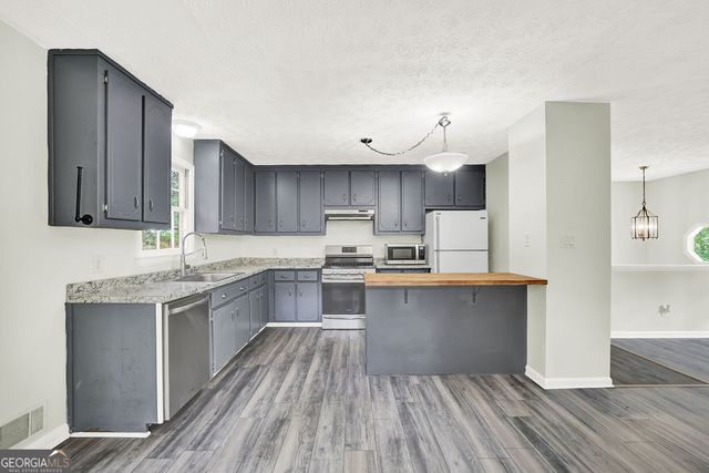 131 Little Brook Drive, Woodstock, GA 30188
