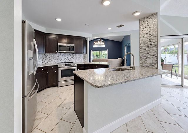 4115 MURFIELD DRIVE E, Bradenton, FL 34203