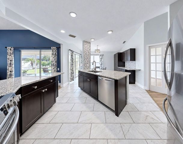 4115 MURFIELD DRIVE E, Bradenton, FL 34203